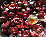Foto del paso 1 de la receta: Cerezas y arándanos a la canela y ron para postres y rellenos