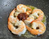子樂辣醬爆香白蝦 (子樂ラー油香り爆炒エビ)的食譜步驟5照片