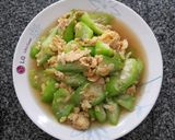 รูปขั้นตอนการทำที่ 5 ของ บวบผัดไข่ เมนูดีต่อสุขภาพ