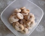 Foto del passaggio 6 della ricetta Tarallini dolci Vino e Cannella