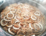 Foto del paso 3 de la receta: Fideuá negra de calamar