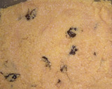 Foto del paso 1 de la receta: Pan de maíz dulce de microondas con ciruela (vegetariano) 🐶