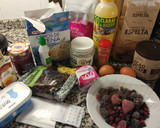 Foto del paso 1 de la receta: Bizcocho fit con frosting de frutos rojos light