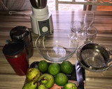 A picture of step 1 of Pear lemonade.