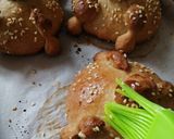 Foto del paso 6 de la receta: Pan de muerto de guayaba💛☠️