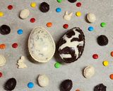 Foto del paso 15 de la receta: 🪺🐰Huevos de Pascua fáciles: oreo y marmolado 🐰🪺 A prueba de fallas