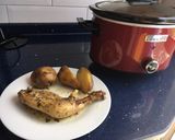 Foto del paso 6 de la receta Muslos de pollo asados con hierbas aromáticas y papas (Crockpot)