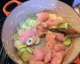 A picture of step 2 of Chicken, leek and mushroom pie.