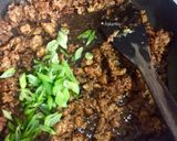 Foto langkah ke 5 dari resep Tumis Daging Ayam Untuk Isian Roti.