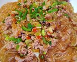A picture of step 4 of Green bean noodle with Minced Pork.