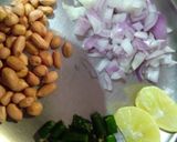 कांदे पोहे (kande pohe recipe in marathi) रेसिपी स्टेप 1 फोटो