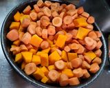 Foto del paso 1 de la receta: Sopita cremosa de calabaza lentejas y zanahoria