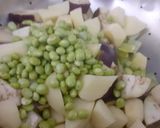 A picture of step 1 of Tuvar,aloo,baigan, papdi aur tamatar ki mixed sabzi.