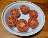 Foto del paso 2 de la receta: Jitomates horneados a la parmesana