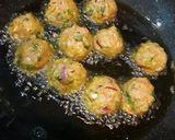 A picture of step 5 of Shahi lauki ke kofte with plain rice.