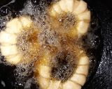 A picture of step 6 of Chicken ring samosa😋😋.