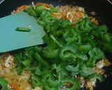Foto langkah ke 5 dari resep Orak Arik Pare Telur.