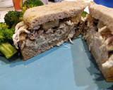 Foto del paso 5 de la receta: Hamburguesa fitness de pulled chicken con queso y pan de atún