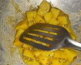 A picture of step 3 of कच्चे केले की टिकी की सब्जी.