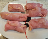 Foto del paso 3 de la receta: Enrollado de pollo en salsa de zanahorias y miel