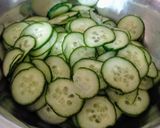 Uborkasaláta recept fázis 1 fotója
