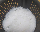 Foto del paso 1 de la receta: Tallarines cristal con verduras