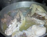 Foto del paso 1 de la receta: Pollo condimentado con papas