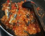 Foto langkah ke 4 dari resep Ikan pindang sambel tomat kemangi.