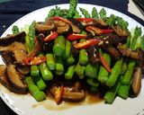 รูปขั้นตอนการทำที่ 3 ของ หน่อไม้ฝรั่งเห็ดหอมเจ #กินผักรักสุขภาพ6