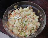 Foto del paso 4 de la receta: Papas aliñadas con atún y palitos de cangrejo