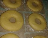 Foto langkah ke 5 dari resep Donat Mama.