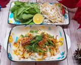 A picture of step 3 of Quang-Style Noodles with Fresh Squid.
