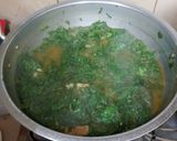 A picture of step 7 of Chicken palak.