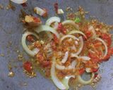 Foto langkah ke 2 dari resep Kerang saus padang.