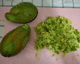 Foto del paso 2 de la receta: Aguacates rellenos de Guacamole y cherrys asados