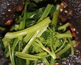 Foto langkah ke 3 dari resep 77. Rujak kangkung.