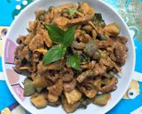 รูปขั้นตอนการทำที่ 8 ของ ผัดเผ็ดหมูป่า