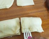 A picture of step 6 of Sausage rolls in puff pastry.