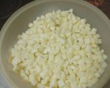 Foto del paso 1 de la receta Bocadillo de tortilla de papas con polvo de cebolla frita y alioli