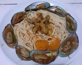 Foto langkah ke 8 dari resep Clam Fettuccine with Padang Sauce.