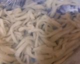 Foto langkah ke 2 dari resep Che Hun Tiaw (Bubur Sagu Gunting).