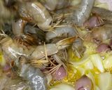Foto langkah ke 3 dari resep Caramelized butter prawn / garlic butter prawn.