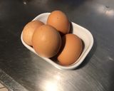 Une image de l'étape 1 de Œufs au bacon à la plancha.