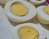 A picture of step 3 of Two Different Ways to Make Boiled Eggs 🧀.