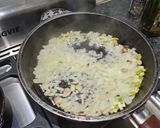 Foto del paso 4 de la receta: Arroz con huevo para valientes (una buena receta para el frío, estando dispuestos a dejar el hígado)