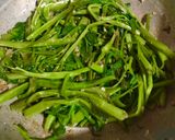 Hình bước làm 3 của món Rau muống xào chao