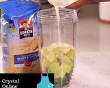 A picture of step 1 of Green Quaker Oat Smoothie..