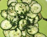 Foto del paso 2 de la receta: Ensalada de pepinos 🥒