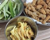 Foto langkah ke 1 dari resep Chicken Crunchy Sushi - simple sushi.