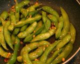 A picture of step 3 of Edamame Peperoncino.